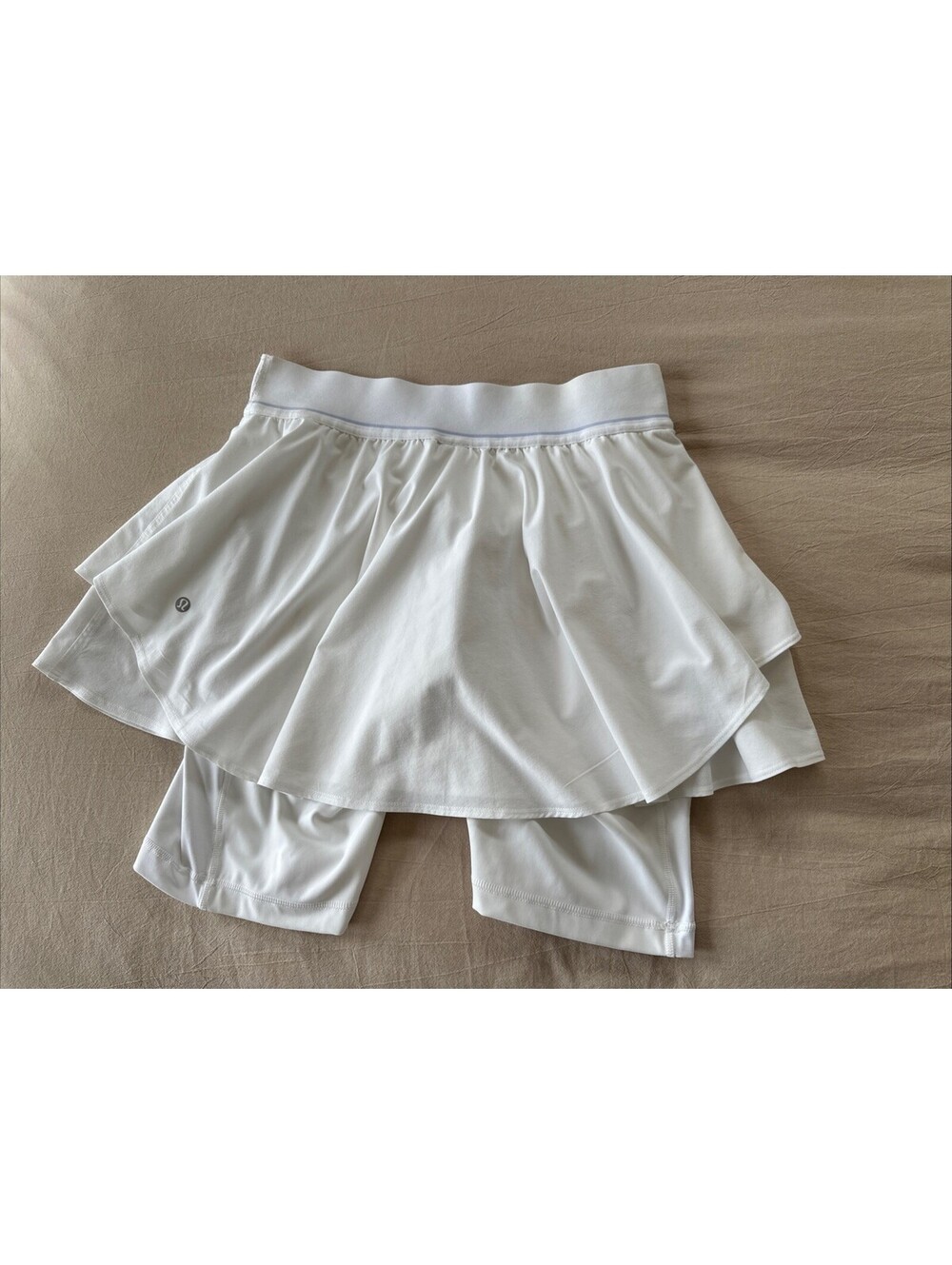 Lululemon SIZE 8 Court Rival White High Rise Tennis Skirt with Shorts Lining - Picture 8 of 9